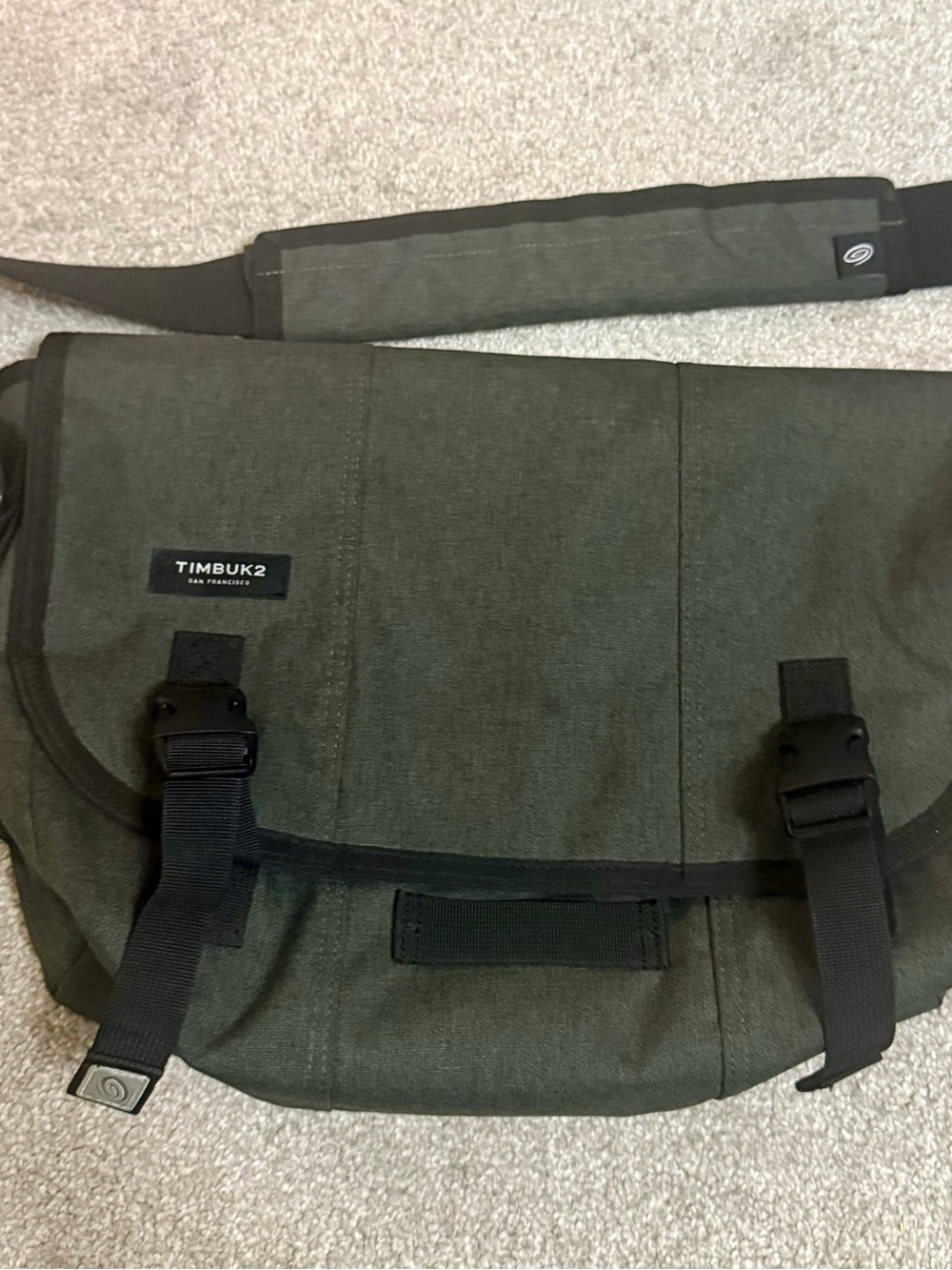 Timbuk2 Classic Messenger Bag - gray/black small